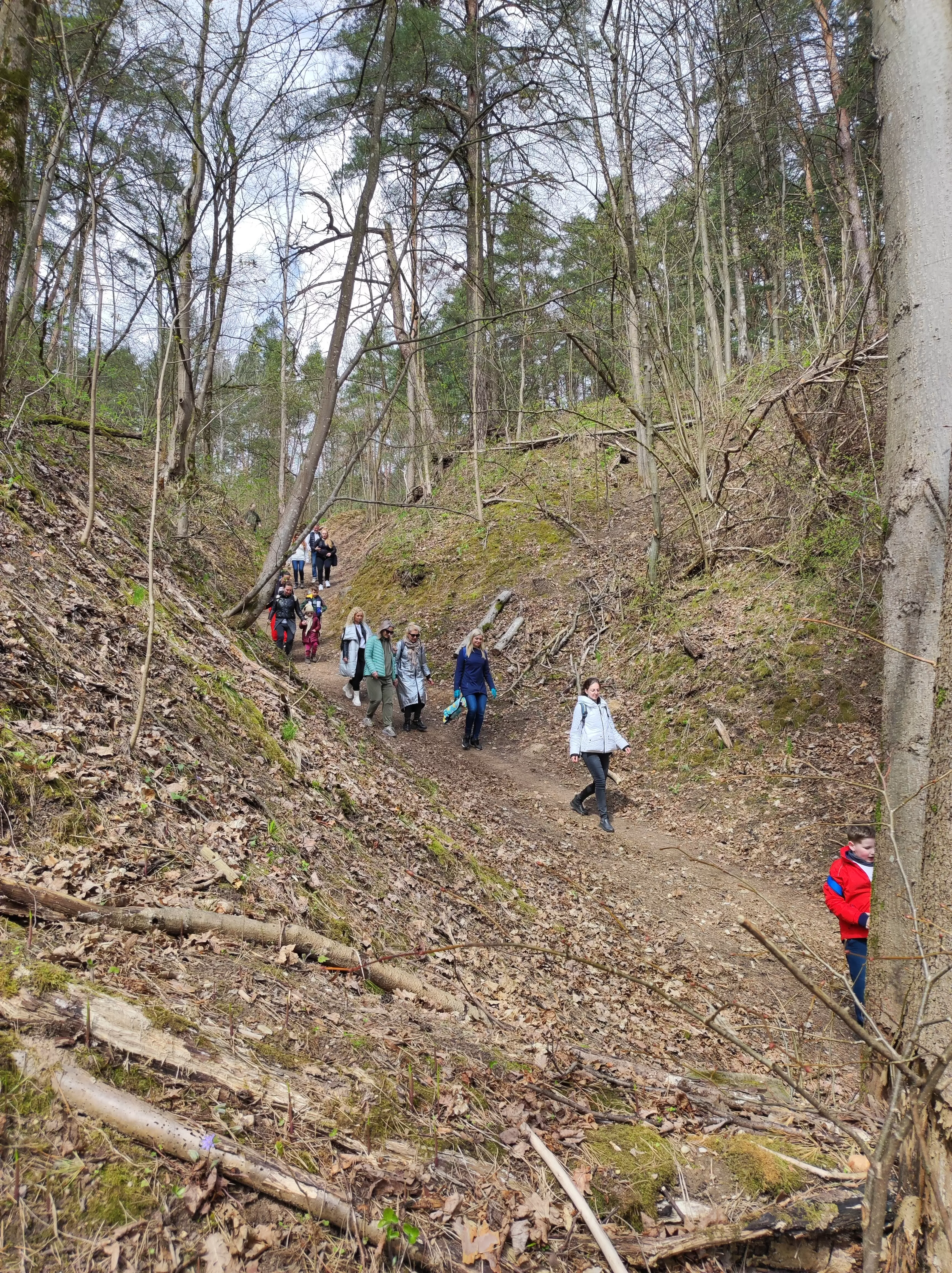 Pirkti bilietus ŠEIMŲ nuotykių ŽYGIS su žaidimais VILNIAUS miškuose. Vaikai nuo 5 metų gali eiti ir be tėvų Vilnius, Girulių miškas - Buktos miško parkas Kovas 14