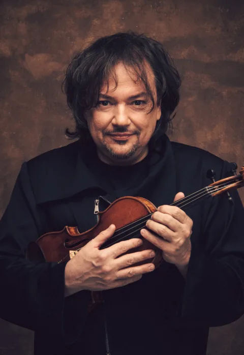 Pirkti bilietus Kalėdos su Lietuvos kameriniu orkestru ir Sergejumi Krylovu Vilnius, Lietuvos nacionalinė filharmonija Gruodis 26