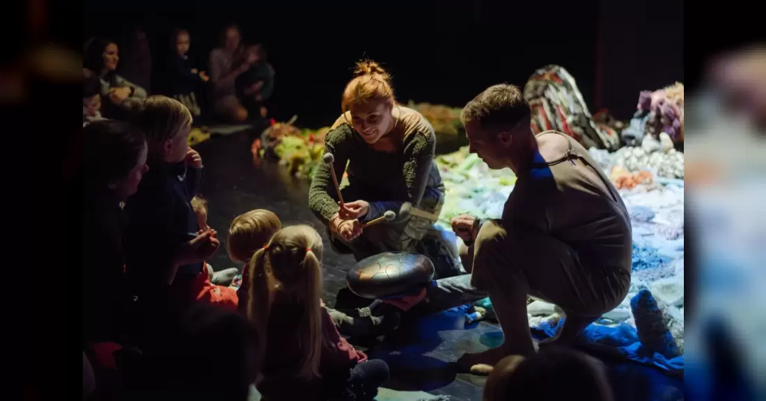 Pirkti bilietus APIE PASAULĮ || Lėlių spektaklis mažiesiems (1-5 m.) Vilnius, Vilniaus teatras „Lėlė“ Spalis 31