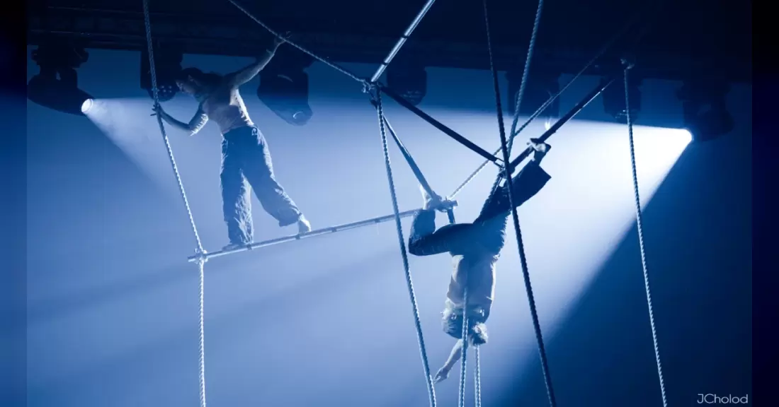 Pirkti bilietus Šiuolaikinio cirko spektaklis „inTENSE“ Alytus, Alytaus miesto teatras Lapkritis 13