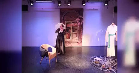 Pirkti bilietus „ROŽINĖ SUKNELĖ SU ŽALIŲ DIRŽU“ N16 (Latvija) | Monospektalių festivalis “Atspindys” Visaginas, VKC Draugystė kino salė Spalis 09