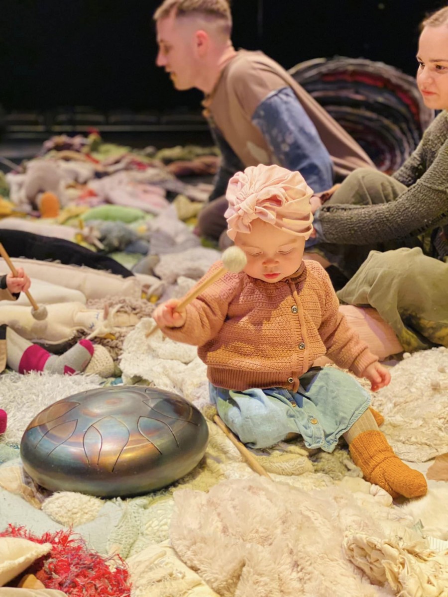 Pirkti bilietus APIE PASAULĮ || Lėlių spektaklis mažiesiems (1-5 m.) Vilnius, Vilniaus teatras LĖLĖ Gegužė 18