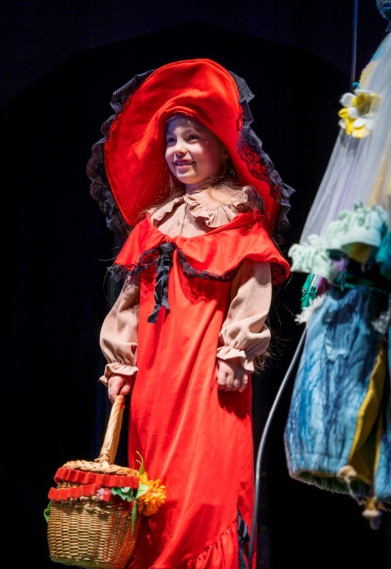 Pirkti bilietus Raudonkepurė ir vilkas Vilnius, Raganiukės teatras Gruodis 06