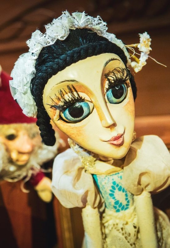 Pirkti bilietus SNIEGUOLĖ IR SEPTYNI NYKŠTUKAI I KVLT spektaklis vaikams Kaunas, Kauno valstybinis lėlių teatras Spalis 18