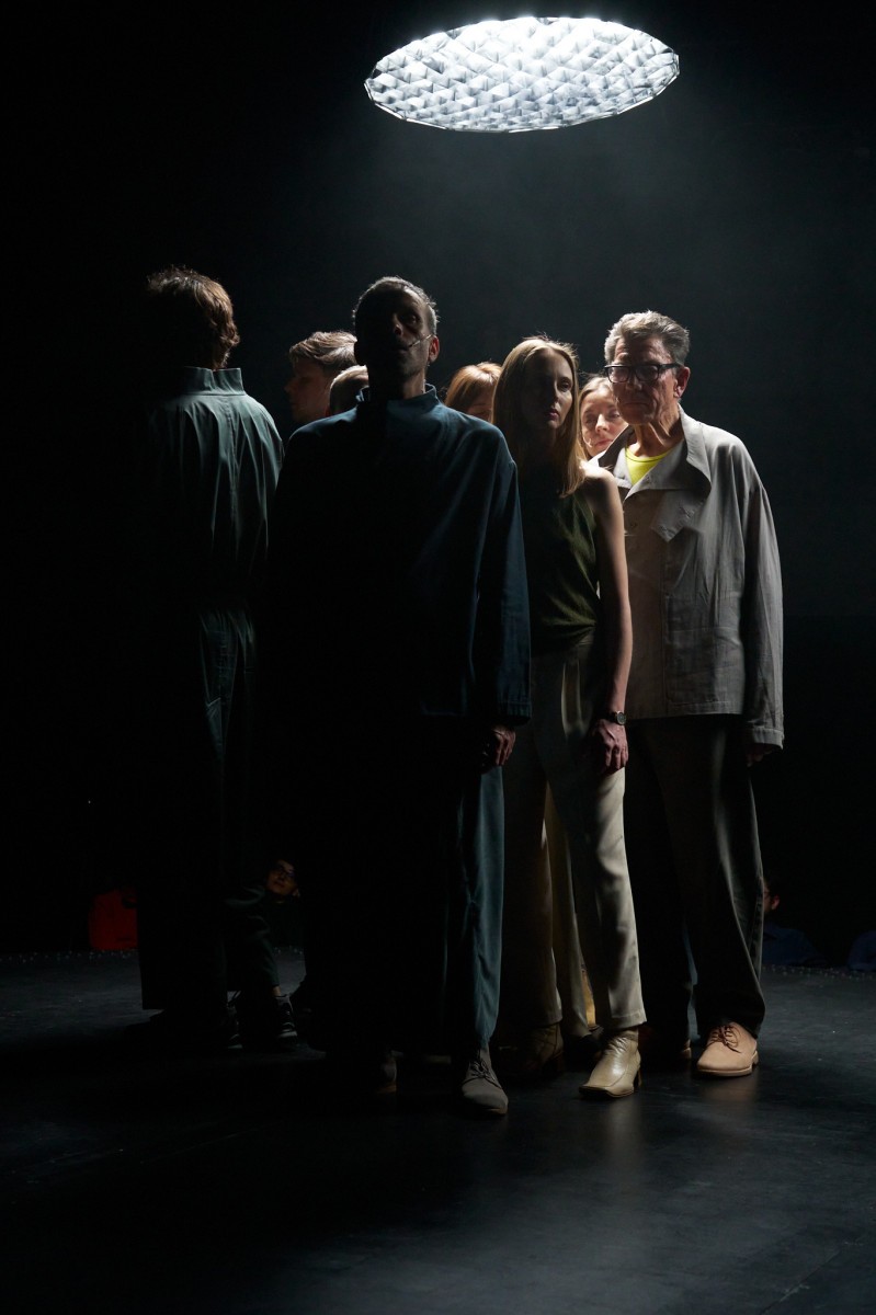 Купить билеты KOSMINIAI NAMAI (rež. Lina Lapelytė), premjera Lietuvoje! Vilnius, MENŲ SPAUSTUVĖ Октябрь 29