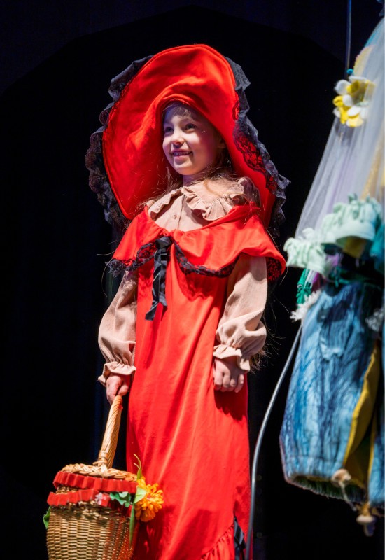 Pirkti bilietus Raudonkepuraitė ir vilkas. Spektaklis + šventė Vilnius, Raganiukės teatras Gegužė 30